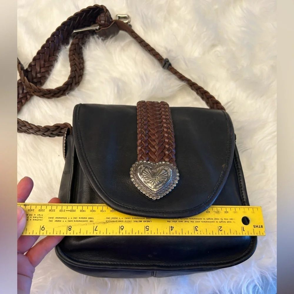 Vintage Brighton Black Smooth Leather Crossbody Purse Bag w/brown woven strap. T